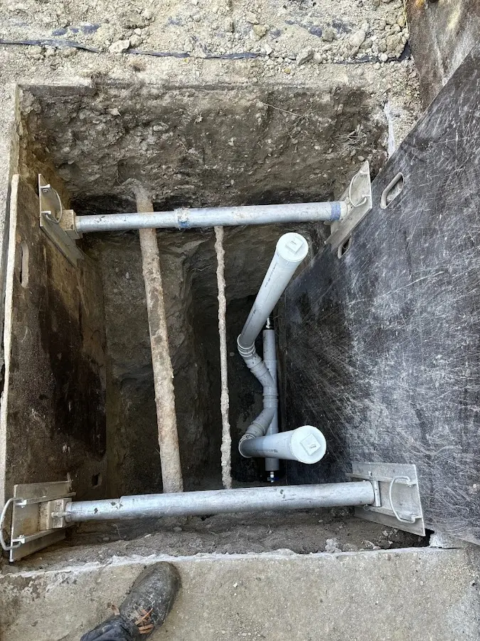 Experienced plumber completing Drain Cleaning work in Livermore Falls